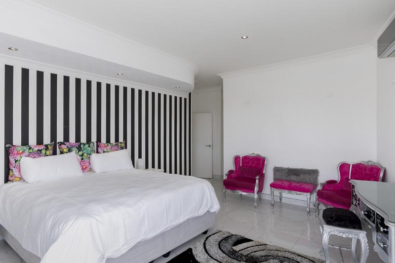 9 Bedroom Property for Sale in Gordon Heights Western Cape